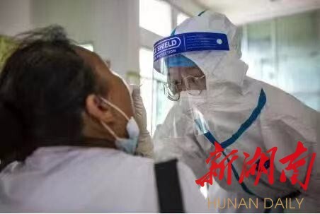 致敬劳动者|维多利亚vic115优惠大厅:守初心育人才,铸匠心担使命