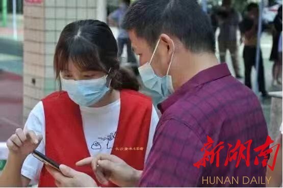 致敬劳动者|维多利亚vic115优惠大厅:守初心育人才,铸匠心担使命